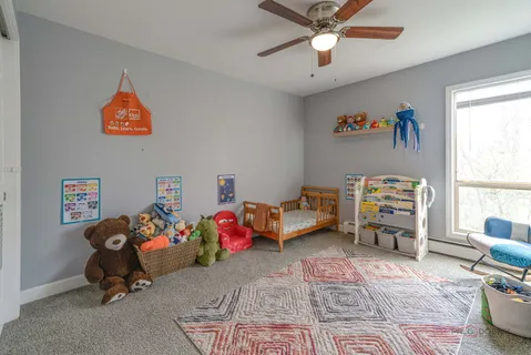 $189,900 | 300 Opatrny Drive, Unit 224, Fox River Grove, IL 60021