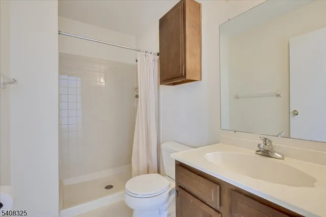 $470,000 | 4 Deborah Court, Robbinsville, NJ 08691