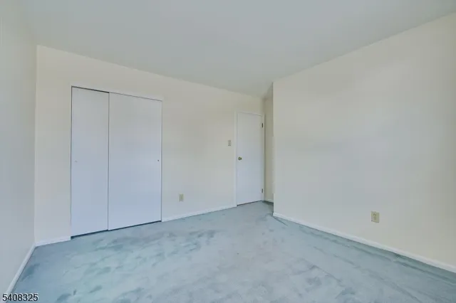 $470,000 | 4 Deborah Court, Robbinsville, NJ 08691