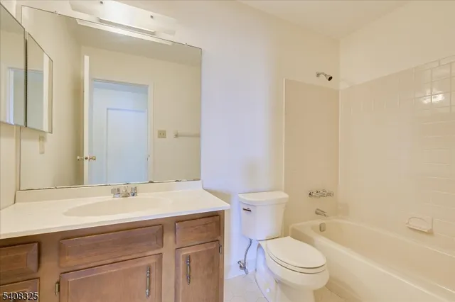 $470,000 | 4 Deborah Court, Robbinsville, NJ 08691