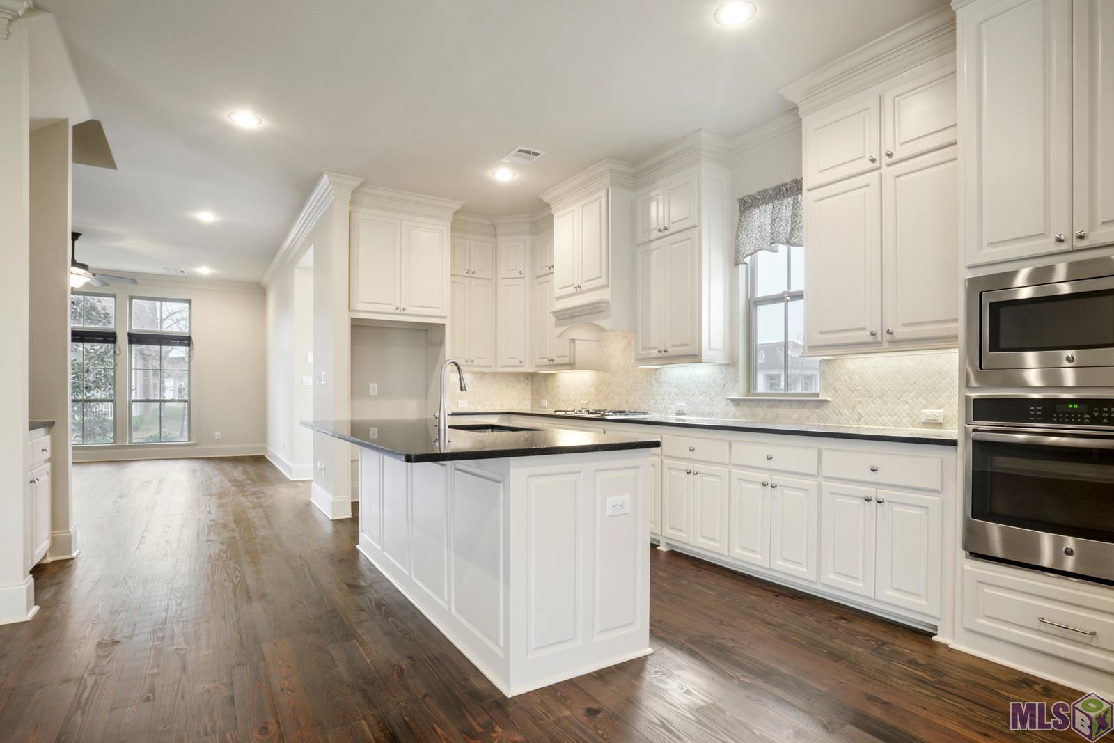 15556 Linden View Road Baton Rouge, LA 70817 - Photo 2 of 27