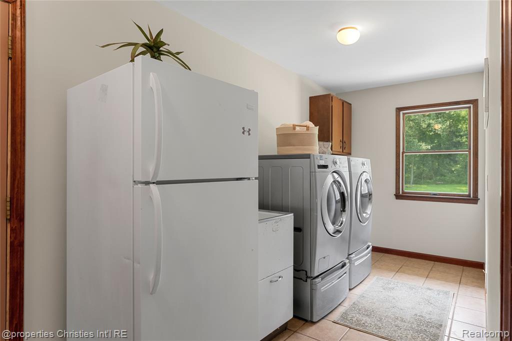 13725 Randy Lane Milford, MI 48380 - Photo 18 of 49 Gallery Image 18