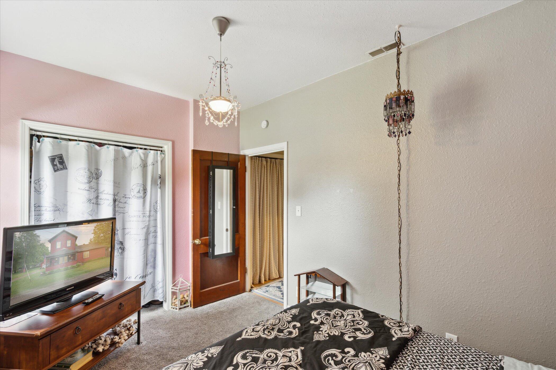 308 State Street Albion, MI 49224 - Photo 15 of 35 23-308-State-St-Albion-MI-49224-WindowSt