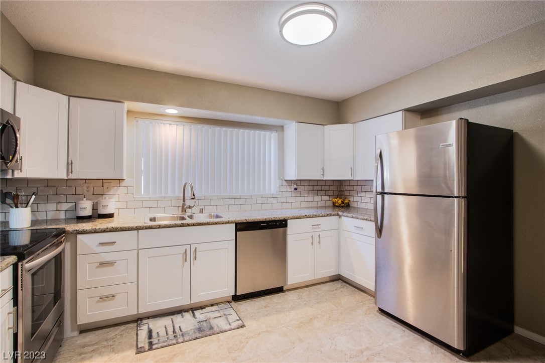 356 East Desert Inn Road, Unit 107 Las Vegas, NV 89109 - Photo 3 of 24 Gallery Image 3