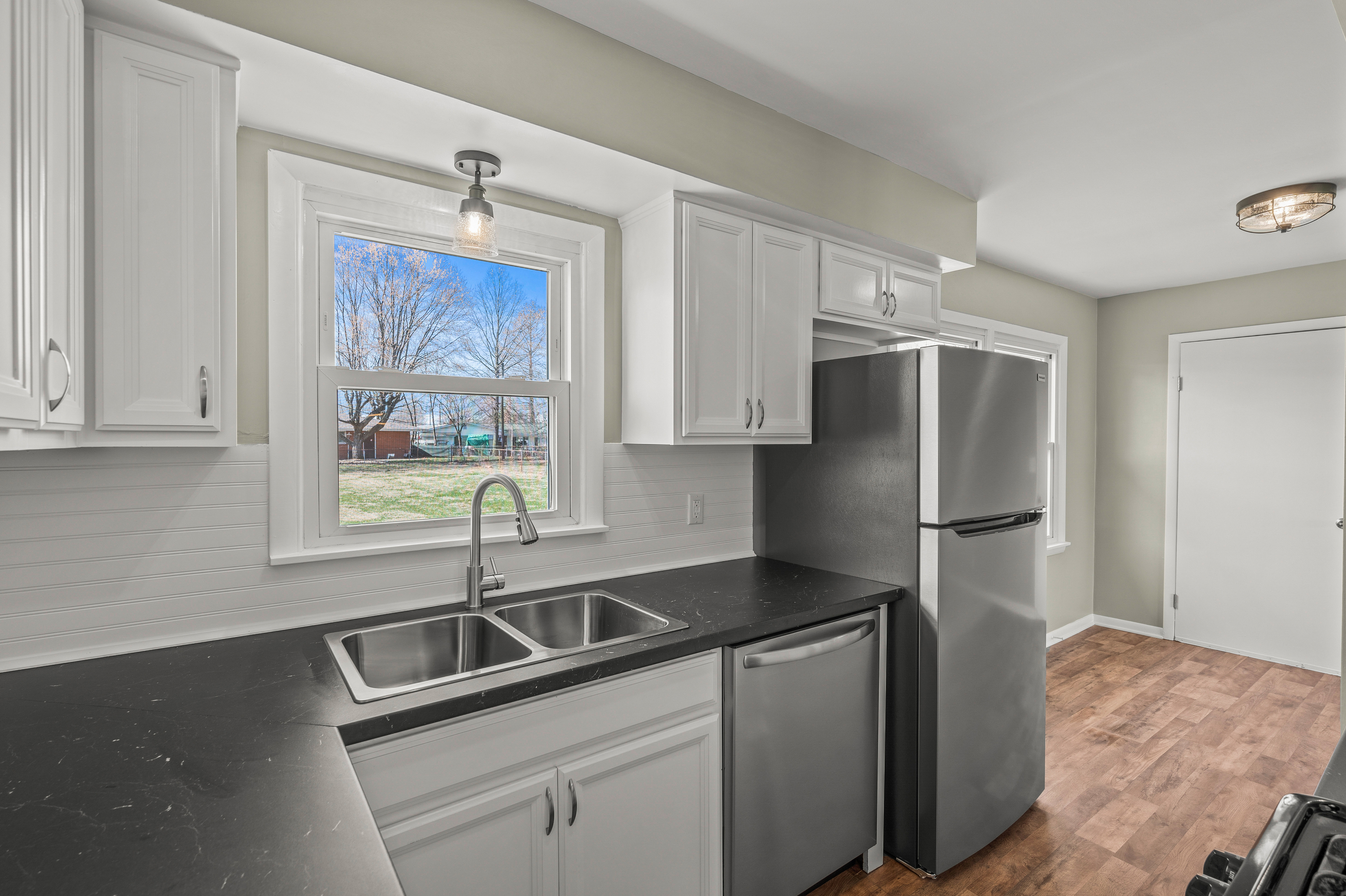 1724 Beam Road Columbus, IN 47201 - Photo 13 of 46 Gallery Image 13