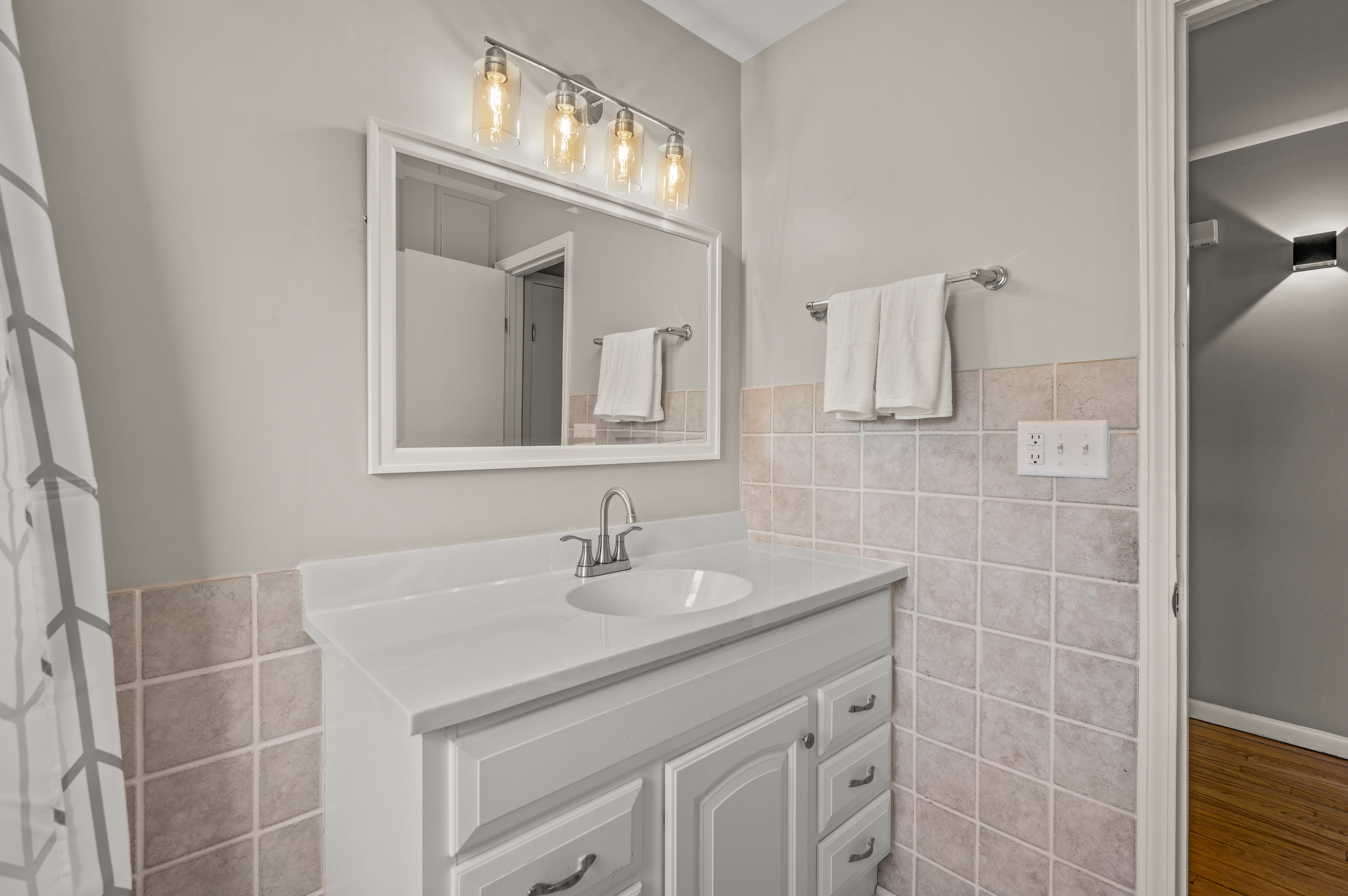 1724 Beam Road Columbus, IN 47201 - Photo 17 of 46 Gallery Image 17