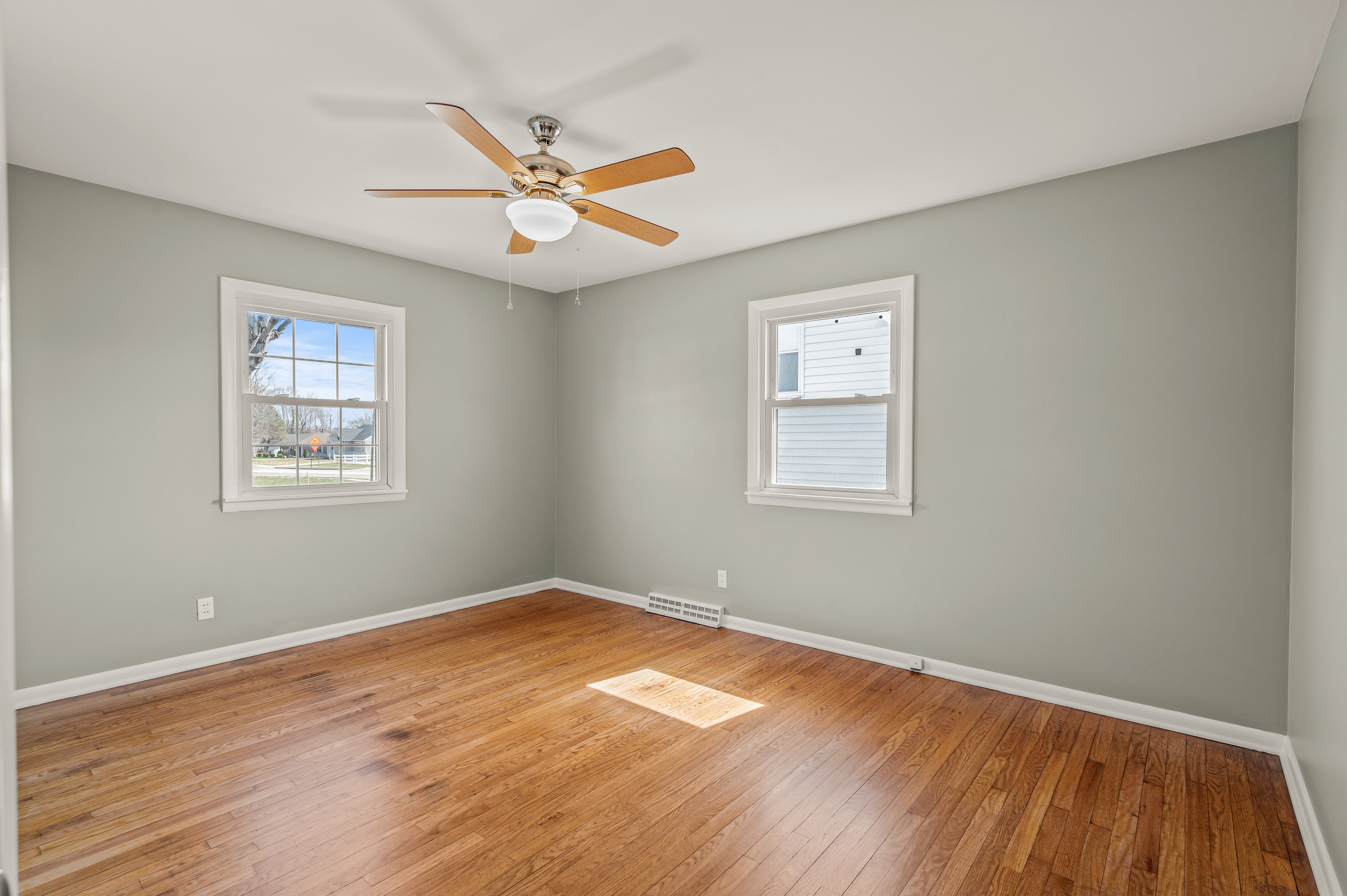 1724 Beam Road Columbus, IN 47201 - Photo 21 of 46 Gallery Image 21