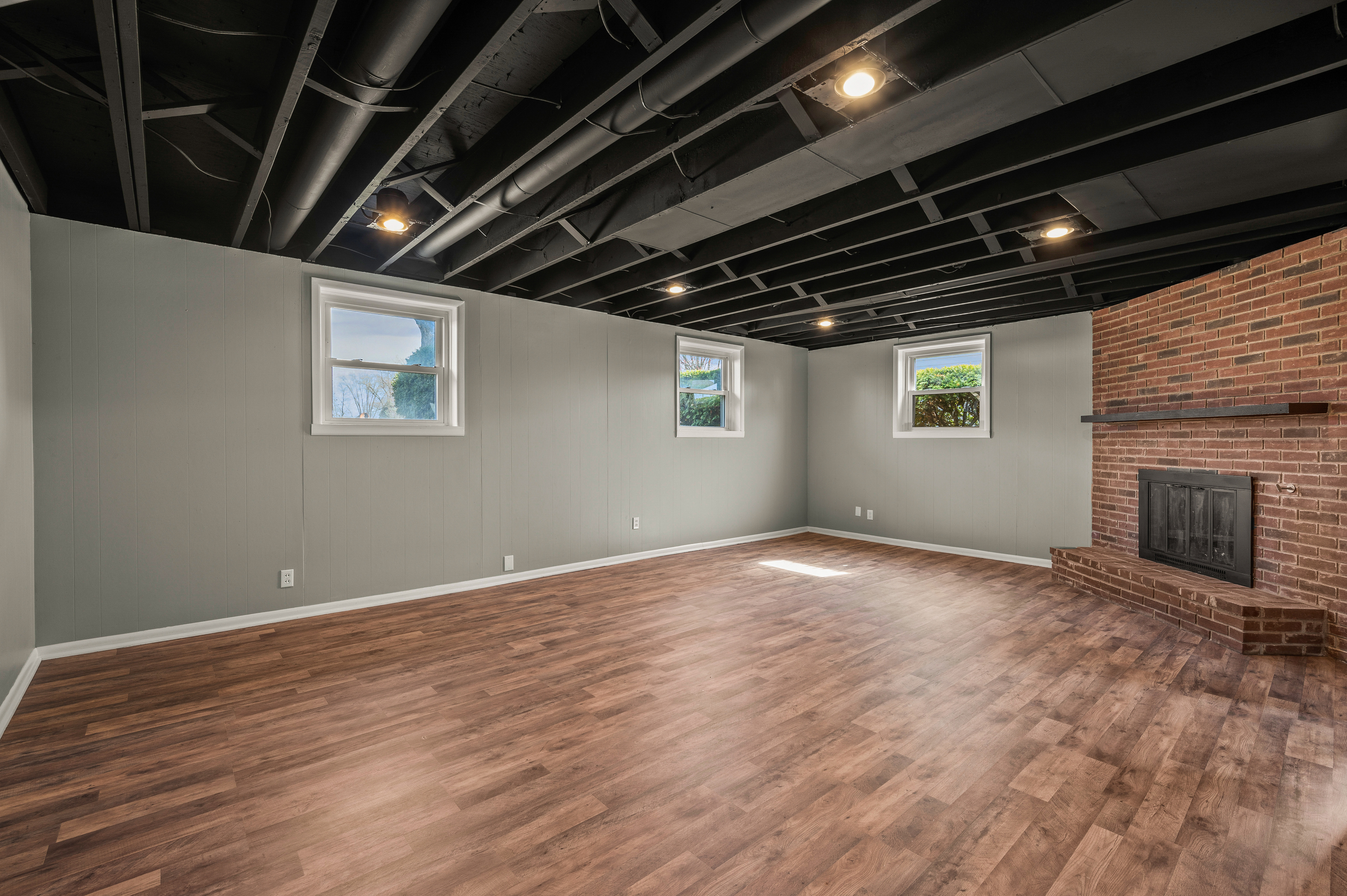 1724 Beam Road Columbus, IN 47201 - Photo 27 of 46 Gallery Image 27