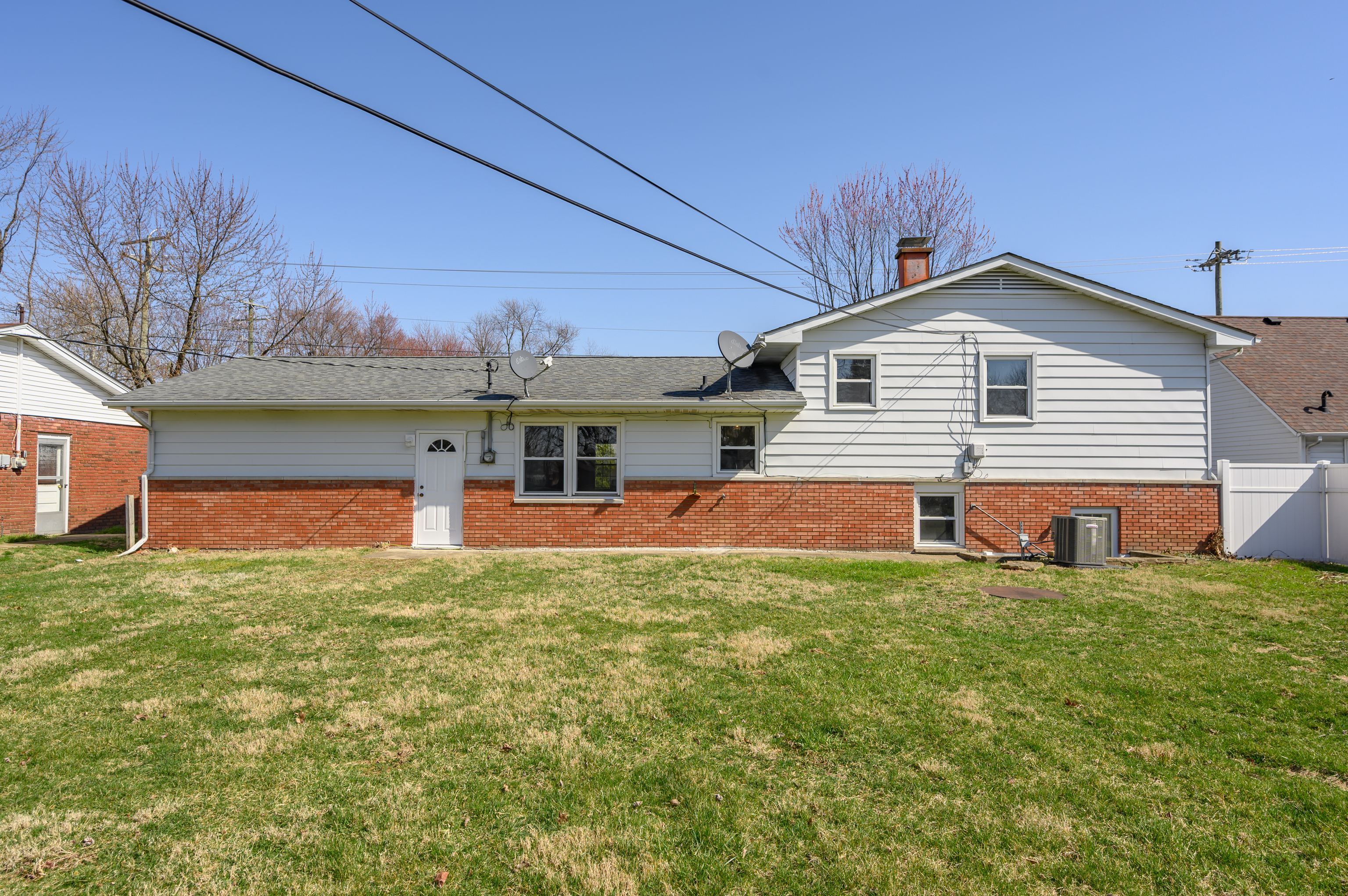 1724 Beam Road Columbus, IN 47201 - Photo 33 of 46 Gallery Image 33