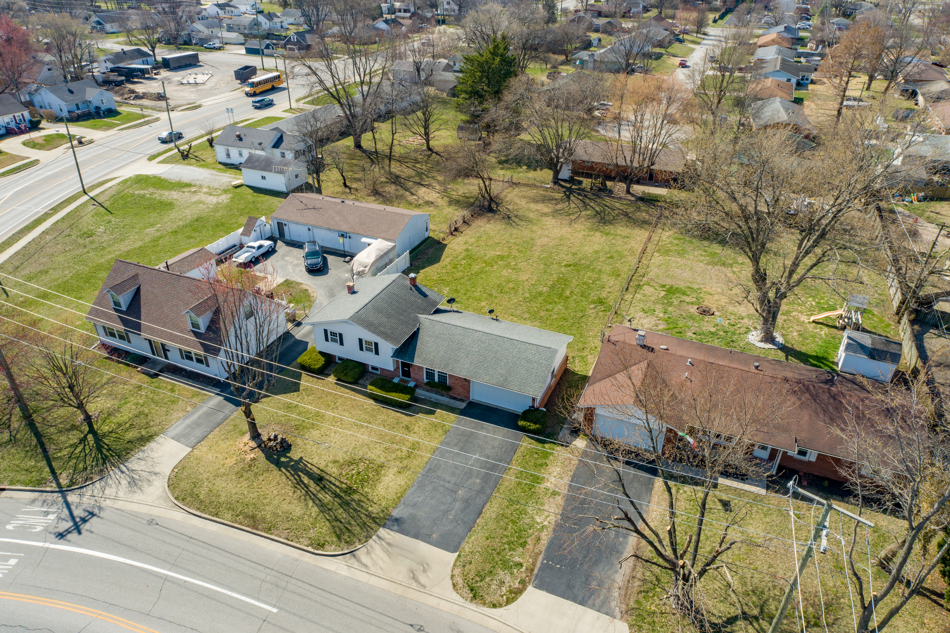1724 Beam Road Columbus, IN 47201 - Photo 40 of 46 Gallery Image 40