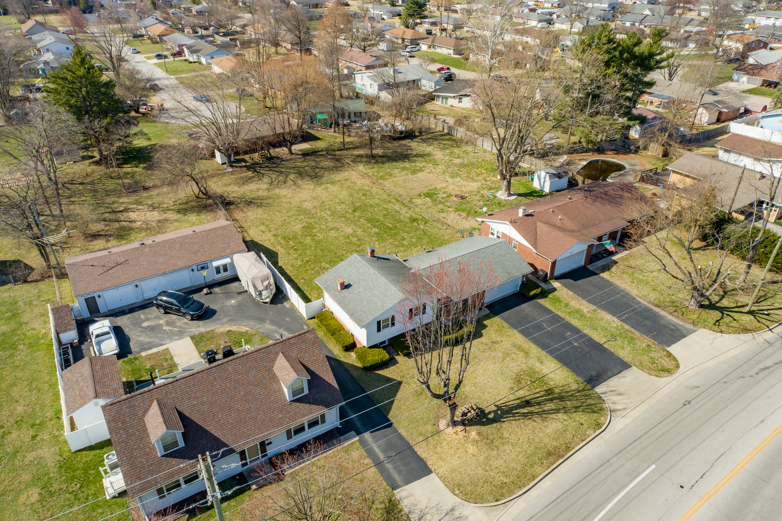 1724 Beam Road Columbus, IN 47201 - Photo 41 of 46 Gallery Image 41