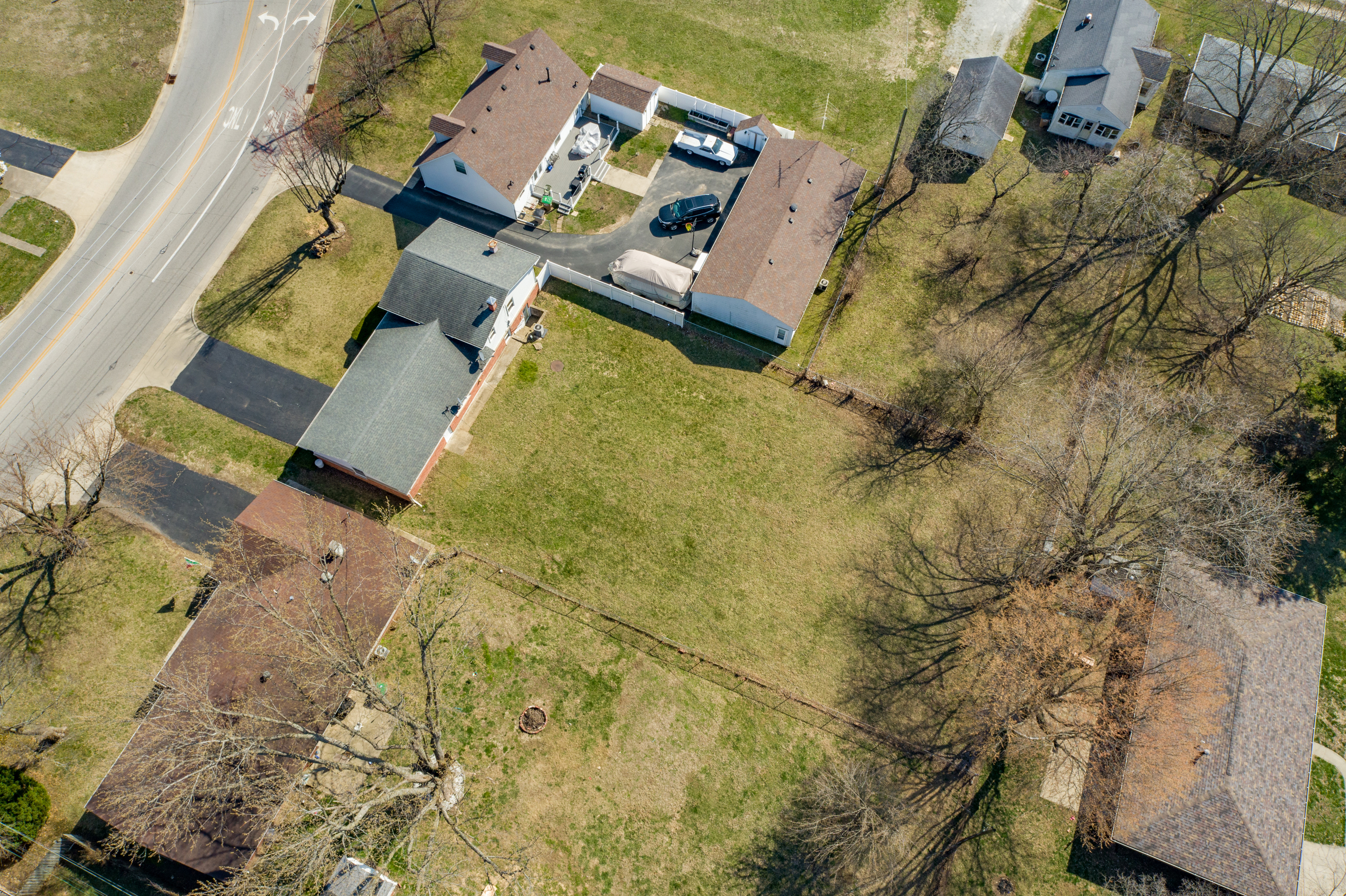 1724 Beam Road Columbus, IN 47201 - Photo 45 of 46 Gallery Image 45