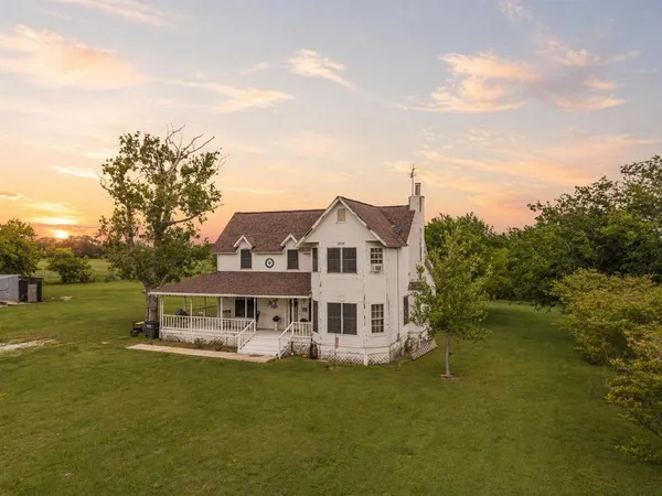 $950,000 | 2038 Farm To Market Road 455, Sanger, TX 76266