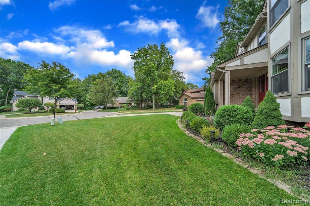 2147 Hickory Leaf Court North Rochester, MI 48309 - Photo 6 of 69