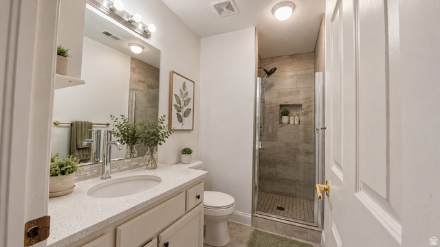 947 Canyon Road, Unit 43 Ogden, UT 84404 - Photo 5 of 38 Primary Bathroom - AI Staging