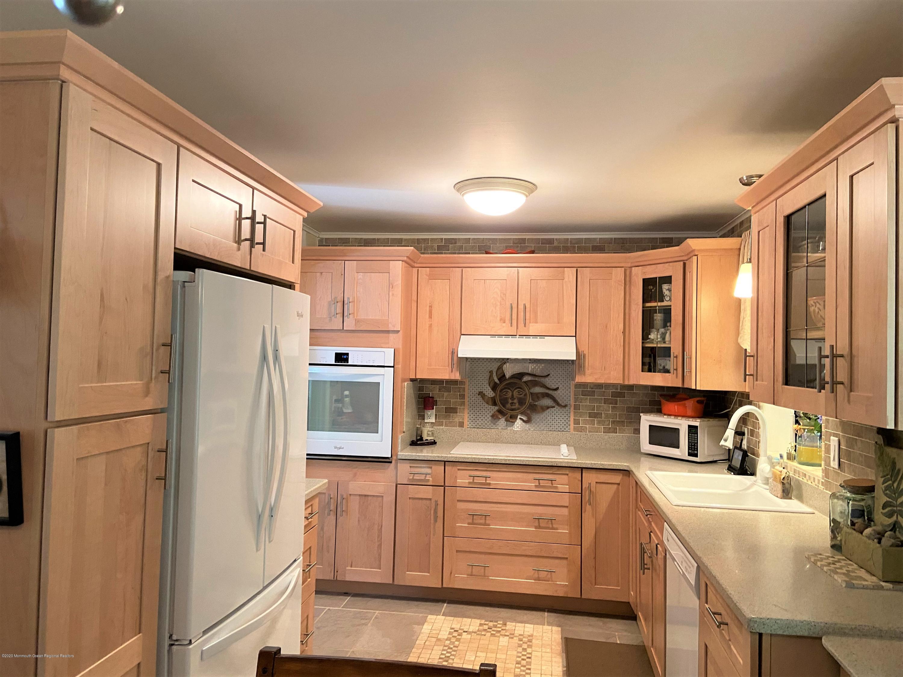 224 Kent Road Howell, NJ 07731 - Photo 13 of 68 7895k