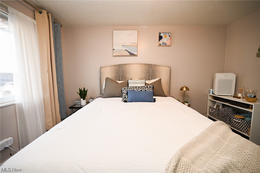 5651 Broadview Road, Unit C9 Cleveland, OH 44134 - Photo 10 of 29 View of bedroom