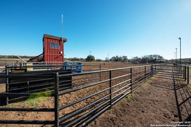 $5,199,999 | 13944 Farm To Market 32, Fischer, TX 78623