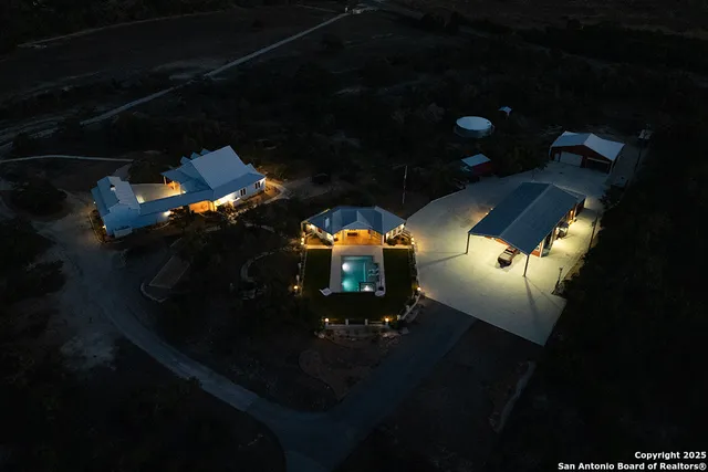 $5,199,999 | 13944 Farm To Market 32, Fischer, TX 78623