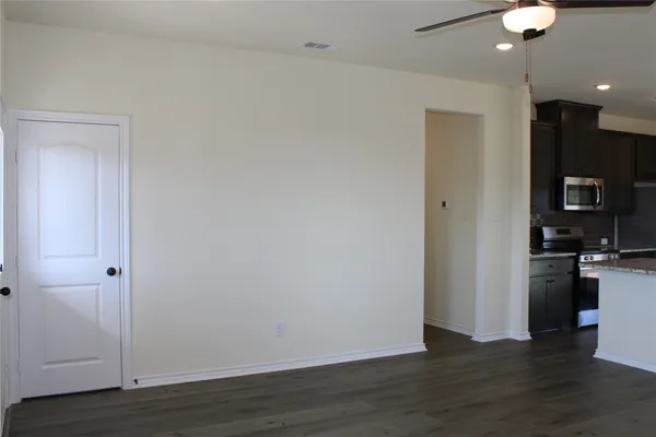 $1,900 | 3217 County Road 337, Bertram, TX 78605