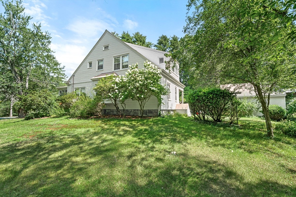 53 Elmwood Road Wellesley, MA 02481 - Photo 4 of 18 Gallery Image 4