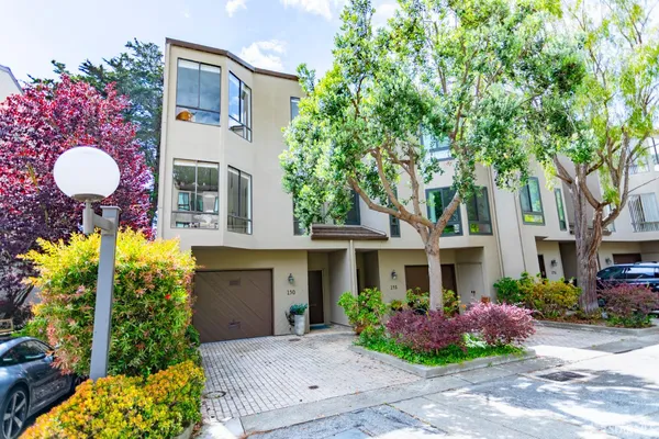 $1,295,000 | 150 South Lake Merced Hills, San Francisco, CA 94132
