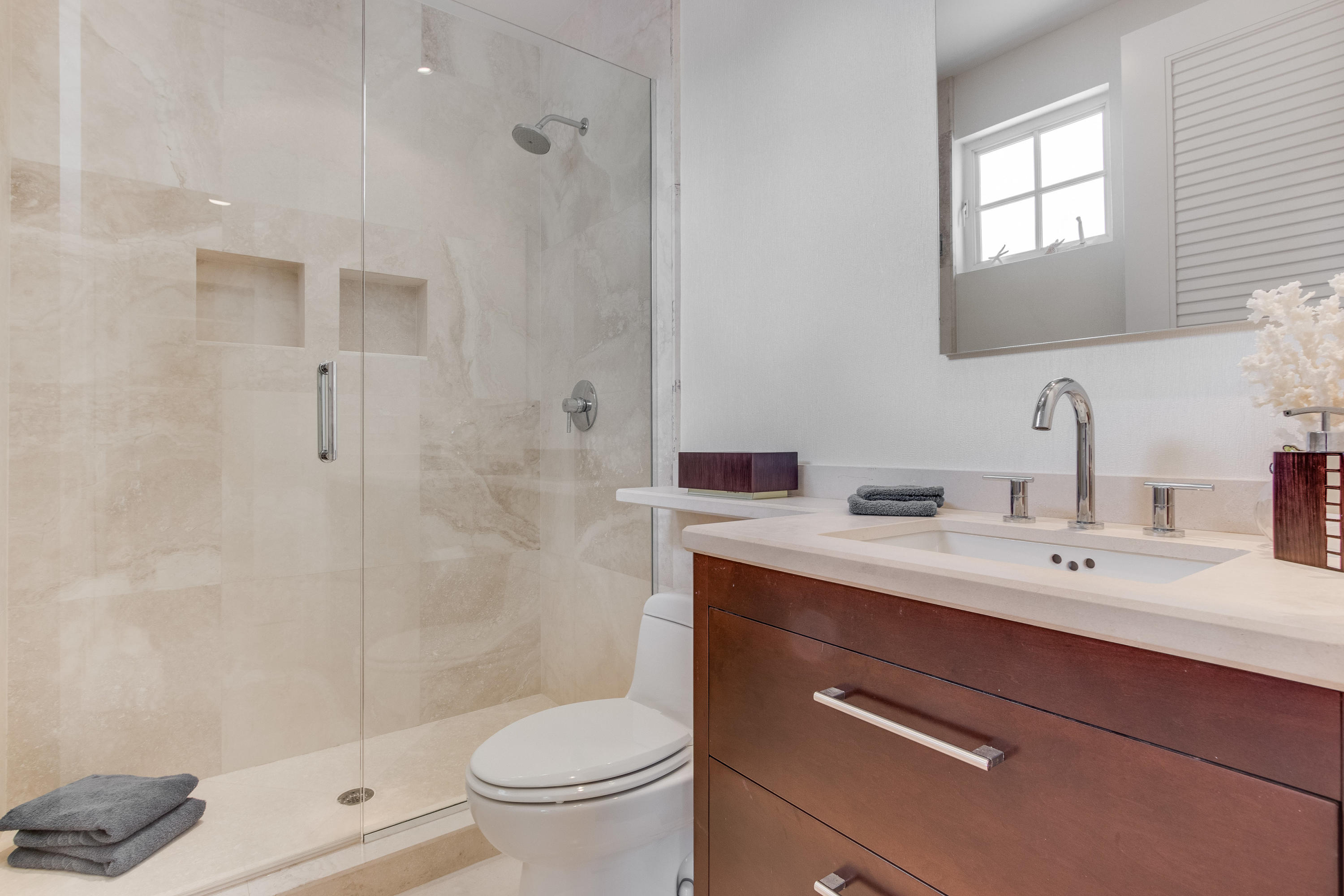 1121 Gulfstream Way Singer Island, FL 33404 - Photo 40 of 90 untitled-47