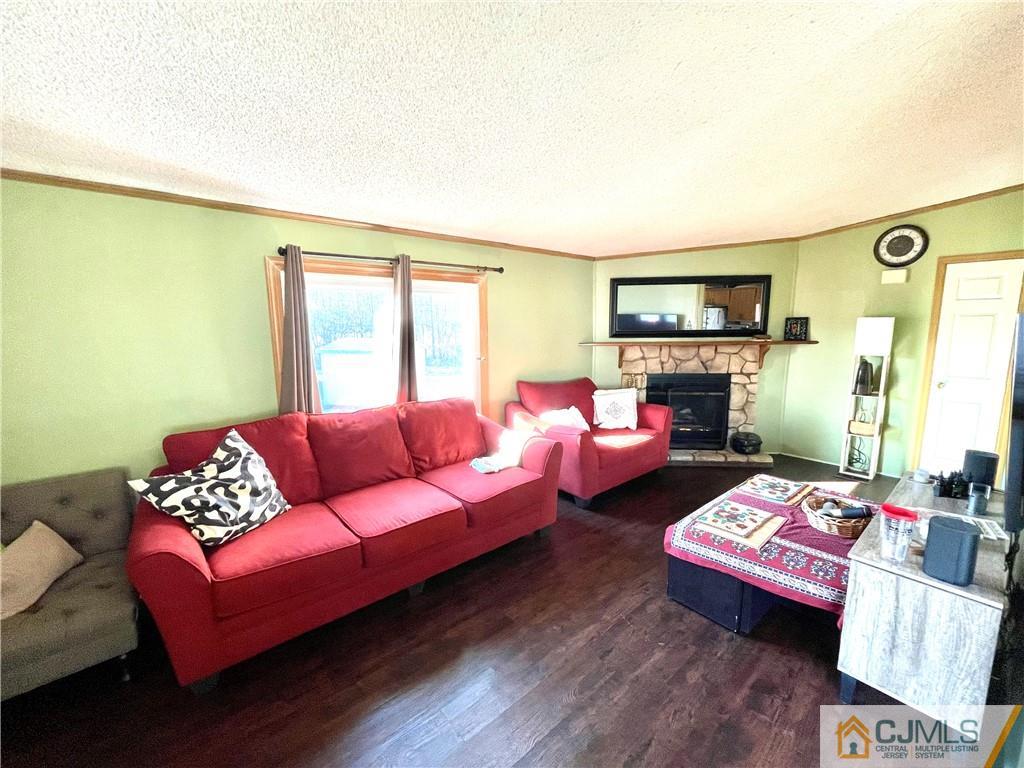 9 Twain Road North Brunswick, NJ 08902 - Photo 2 of 14 Gallery Image 2