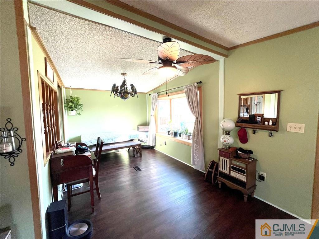 9 Twain Road North Brunswick, NJ 08902 - Photo 4 of 14 Gallery Image 4