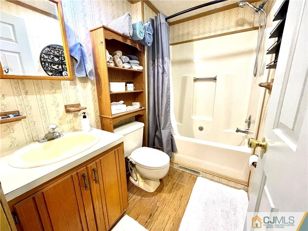 9 Twain Road North Brunswick, NJ 08902 - Photo 8 of 14 Gallery Image 8