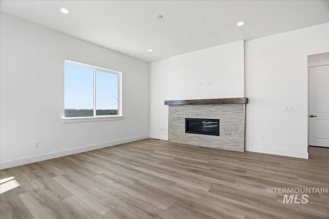 $760,990 | 2230 North Kenora Avenue, Star, ID 83669