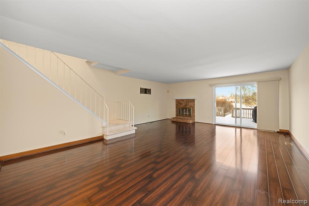 694 Tennyson Rochester Hills, MI 48307 - Photo 8 of 28