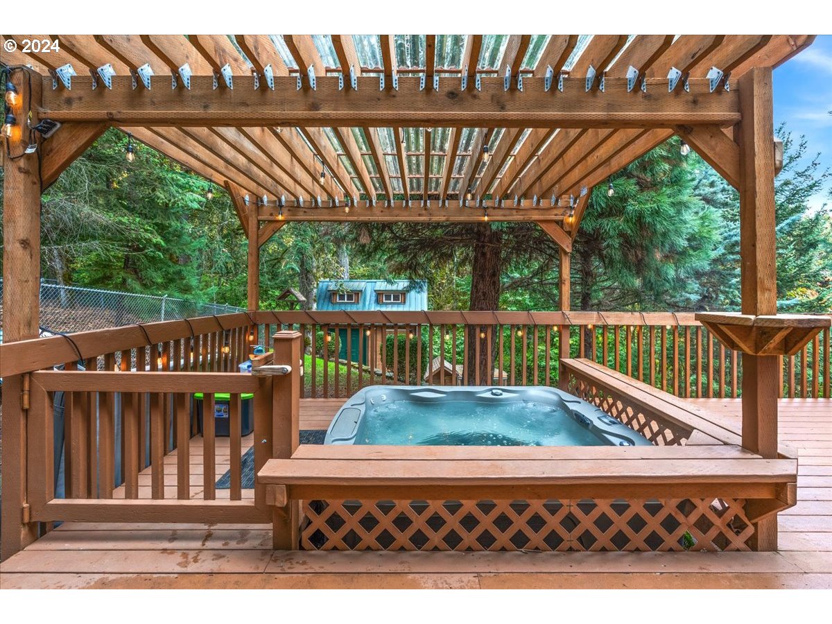 447 Vista Ridge Court Gaston, OR 97119 - Photo 34 of 47 Hot Tub