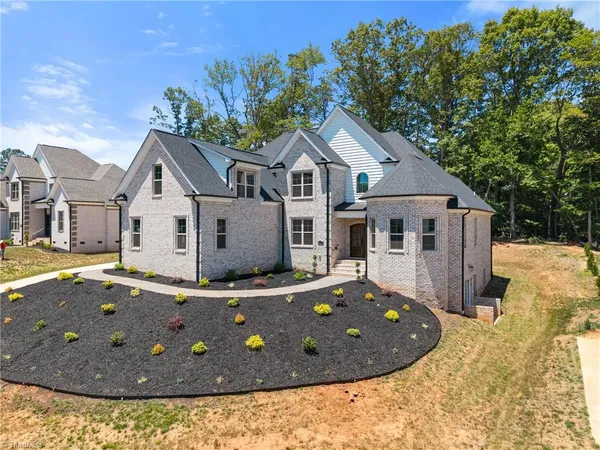 $990,000 | 5477 Meadowlark Court, Winston-Salem, NC 27106