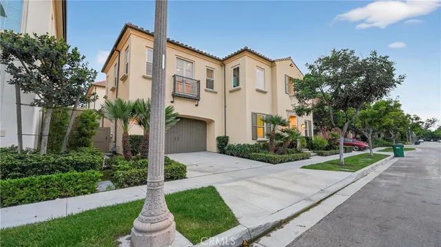 $2,025,000 | 72 Honeyflower, Irvine, CA 92620