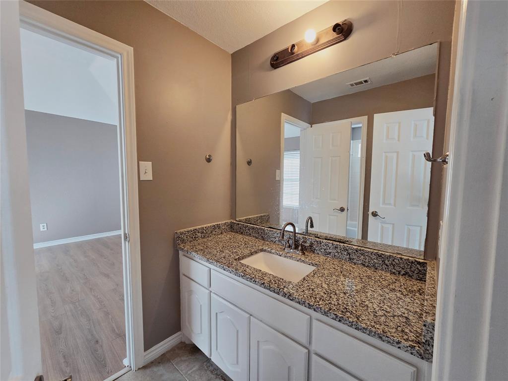 5207 West Cove Way Grand Prairie, TX 75052 - Photo 21 of 28