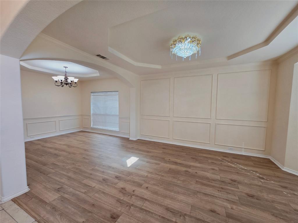 5207 West Cove Way Grand Prairie, TX 75052 - Photo 3 of 28