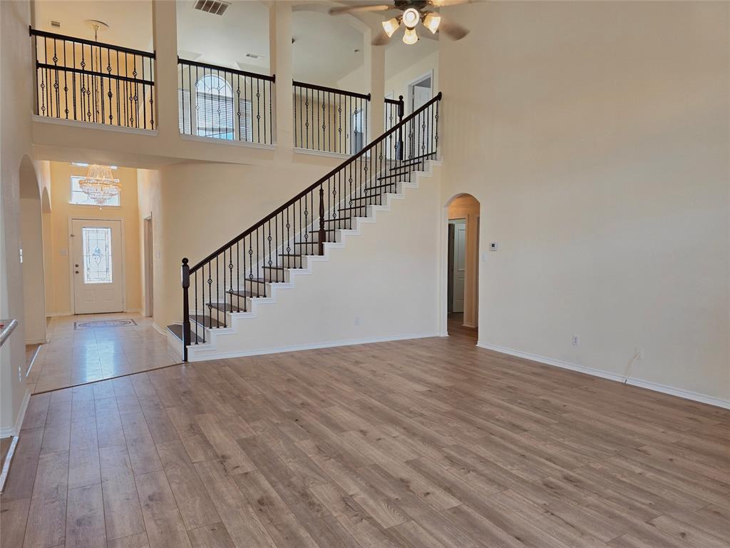 5207 West Cove Way Grand Prairie, TX 75052 - Photo 6 of 28