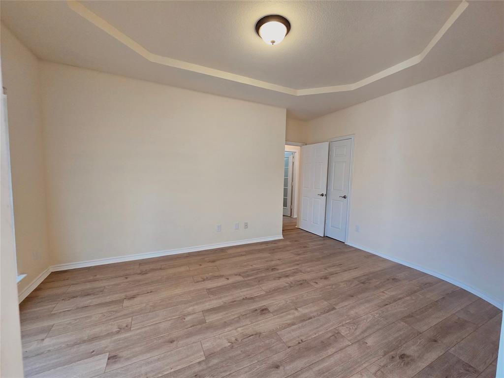5207 West Cove Way Grand Prairie, TX 75052 - Photo 8 of 28