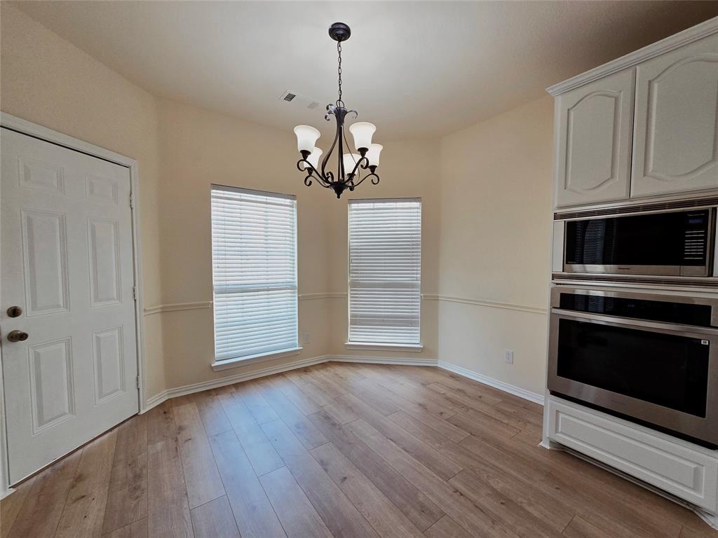 5207 West Cove Way Grand Prairie, TX 75052 - Photo 10 of 28