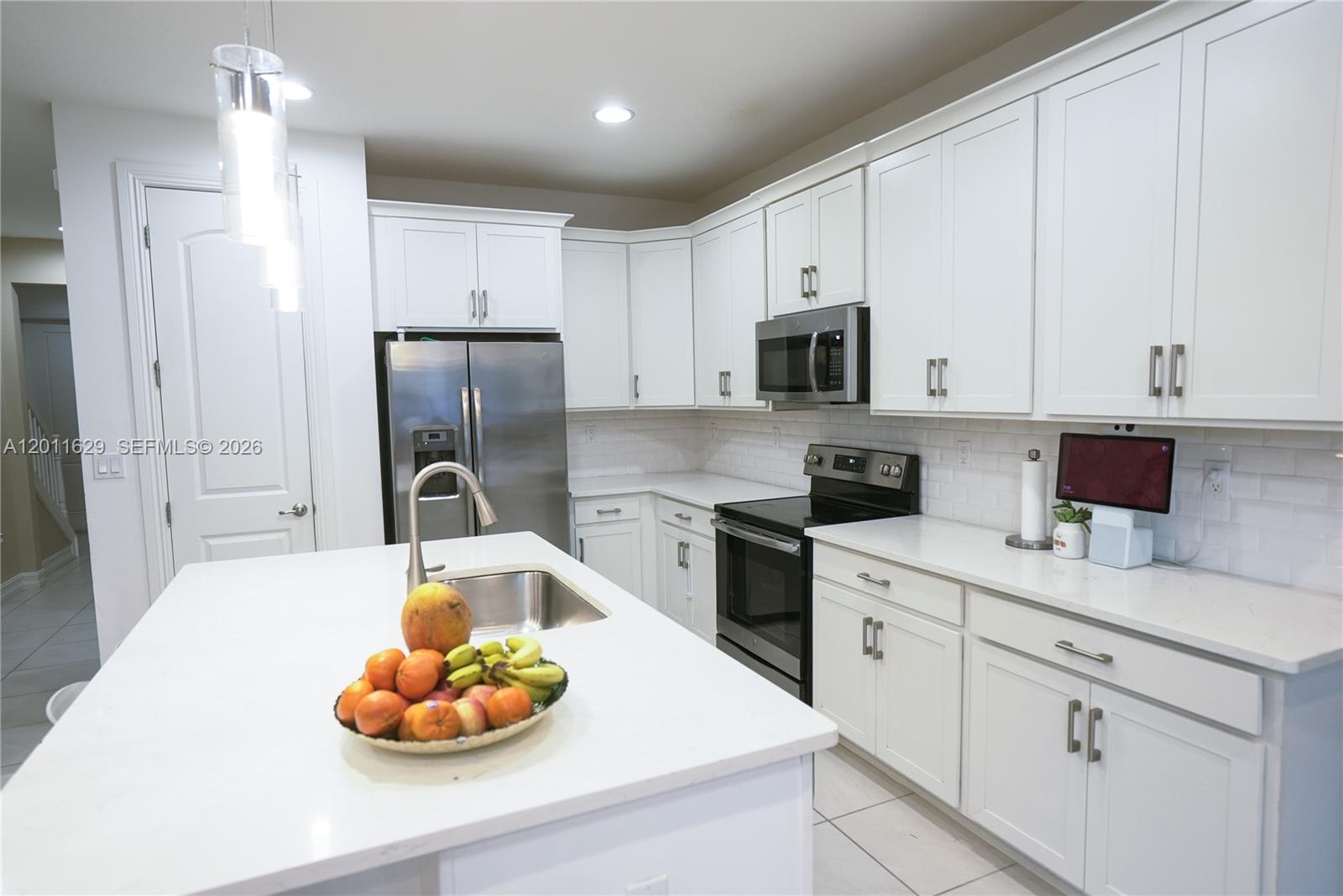 10111 Akenside Drive Boca Raton, FL 33428 - Photo 5 of 27