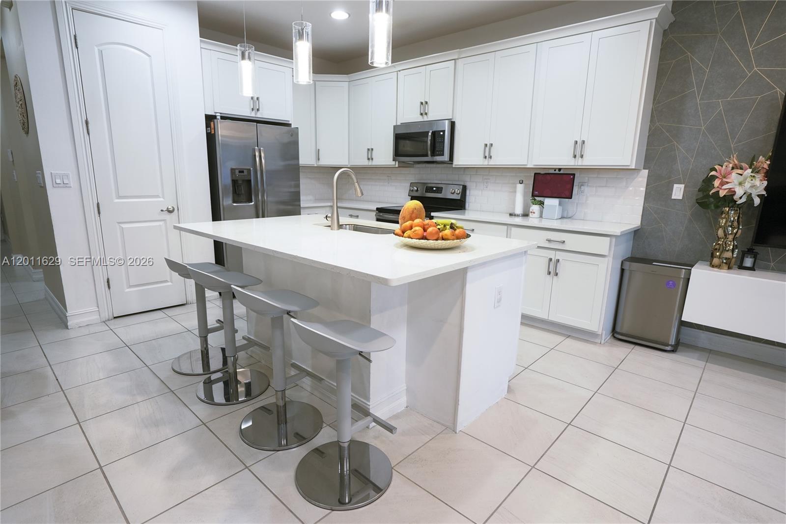 10111 Akenside Drive Boca Raton, FL 33428 - Photo 6 of 27