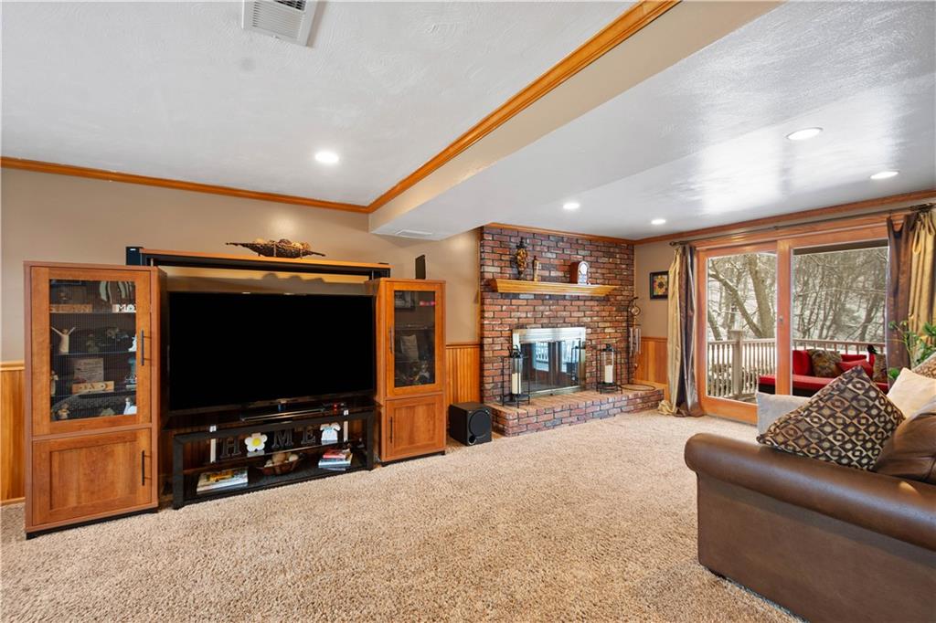 2701 College Park Road Allison Park, PA 15101 - Photo 21 of 29 a living room with furniture and a flat screen tv