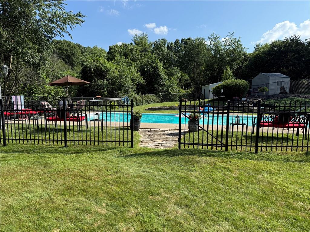 2701 College Park Road Allison Park, PA 15101 - Photo 28 of 29 a view of a park with iron fence