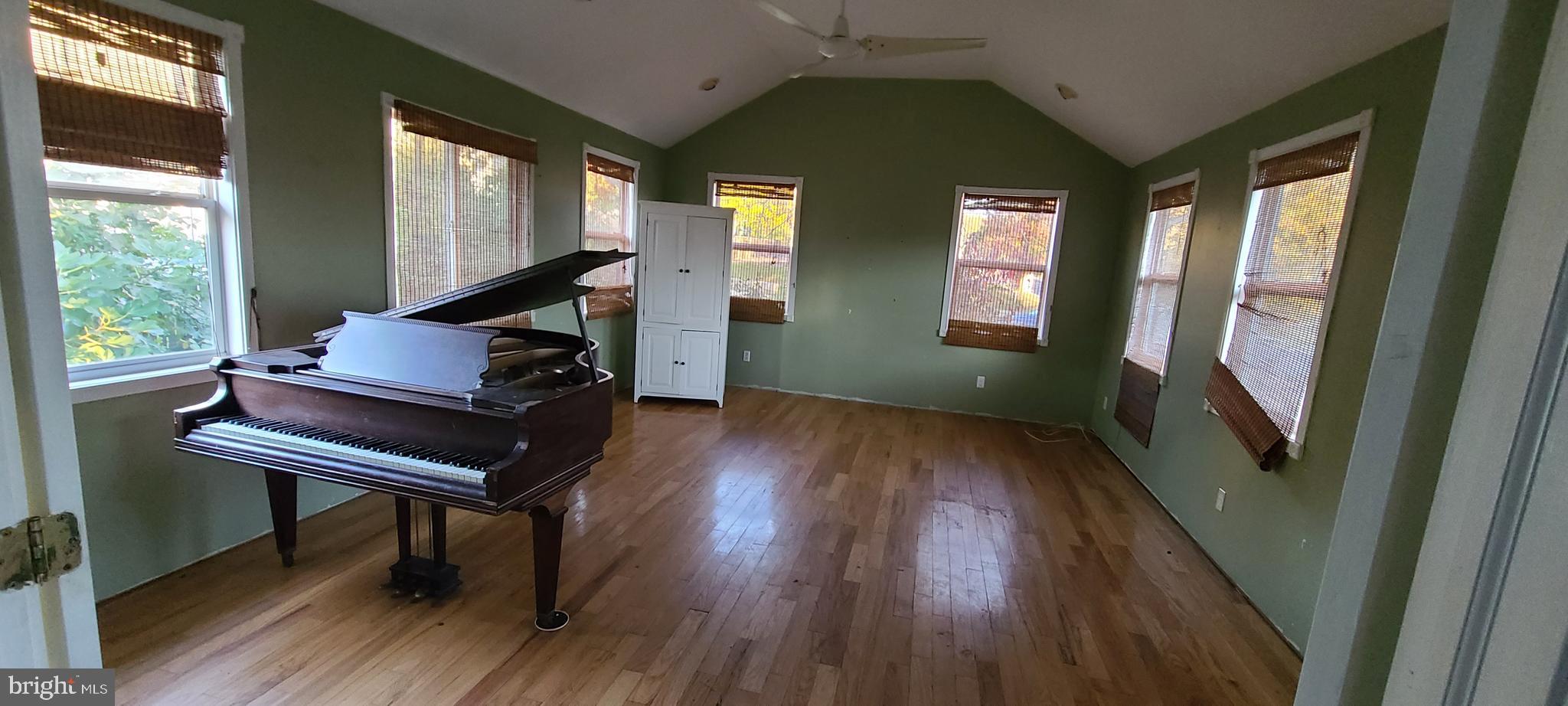 39 East 2nd Avenue Runnemede, NJ 08078 - Photo 7 of 34