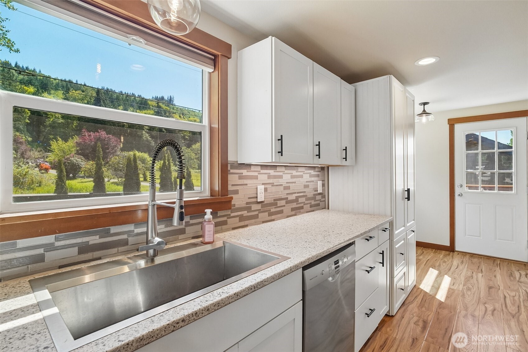 21199 Grip Road Sedro-Woolley, WA 98284 - Photo 10 of 37