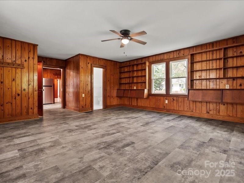 37 Lynn Avenue Cheraw, SC 29520 - Photo 23 of 30 a view of an empty room with a window and closet