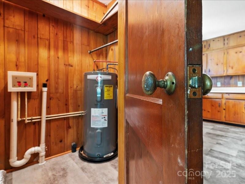 37 Lynn Avenue Cheraw, SC 29520 - Photo 26 of 30 a view of entryway