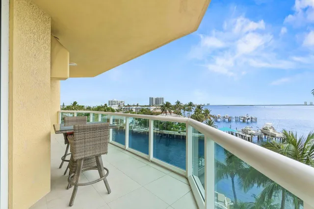 $999,000 | 2650 Lake Shore Drive, Unit 406, Riviera Beach, FL 33404