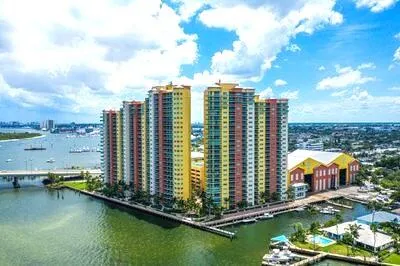 $999,000 | 2650 Lake Shore Drive, Unit 406, Riviera Beach, FL 33404
